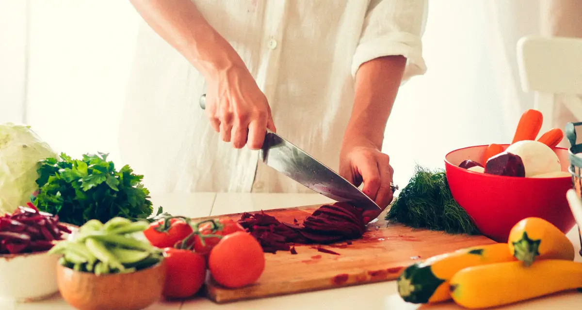 Jaki nóż szefa kuchni wybrać w 2023 – Nasze Opinie oraz Ranking