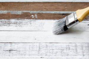 Jaki wałek do malowania niekapiący wybrać w 2024 - Nasze Opinie oraz Ranking 24 najlepszy olej do drewna