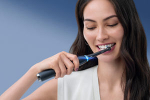 M_2019_PG_OralB_Sonos_B1192-006759-00_Kate-T-Parker_Caitlin_Black_1062_Black